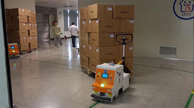 単一の方法自治移動ロボット、倉庫のツグミ AGVの磁気録音テープ ガイド